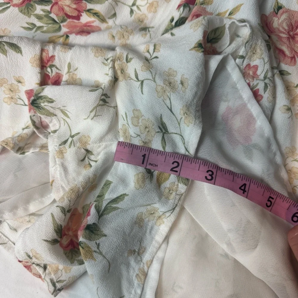 American Eagle Cream and Pink Floral Mini Romper Flowy Ruffle Hem Size Large - Picture 12 of 13